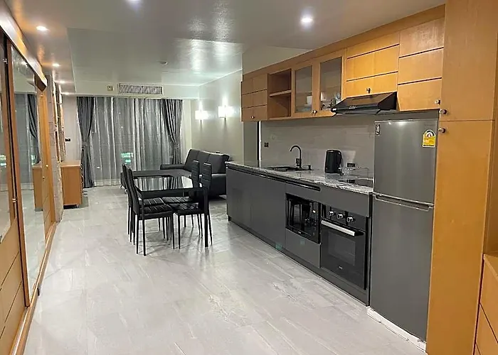 Spacious 2bd |free Wifi, 1min Bts, Mall, Jodd Fair ホテル