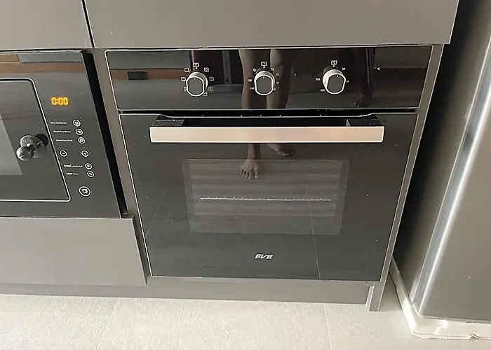 ホテル Spacious 2bd |free Wifi, 1min Bts, Mall, Jodd Fair バンコク都