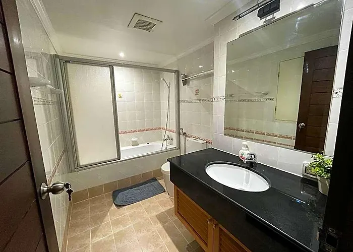 Spacious 2bd |free Wifi, 1min Bts, Mall, Jodd Fair